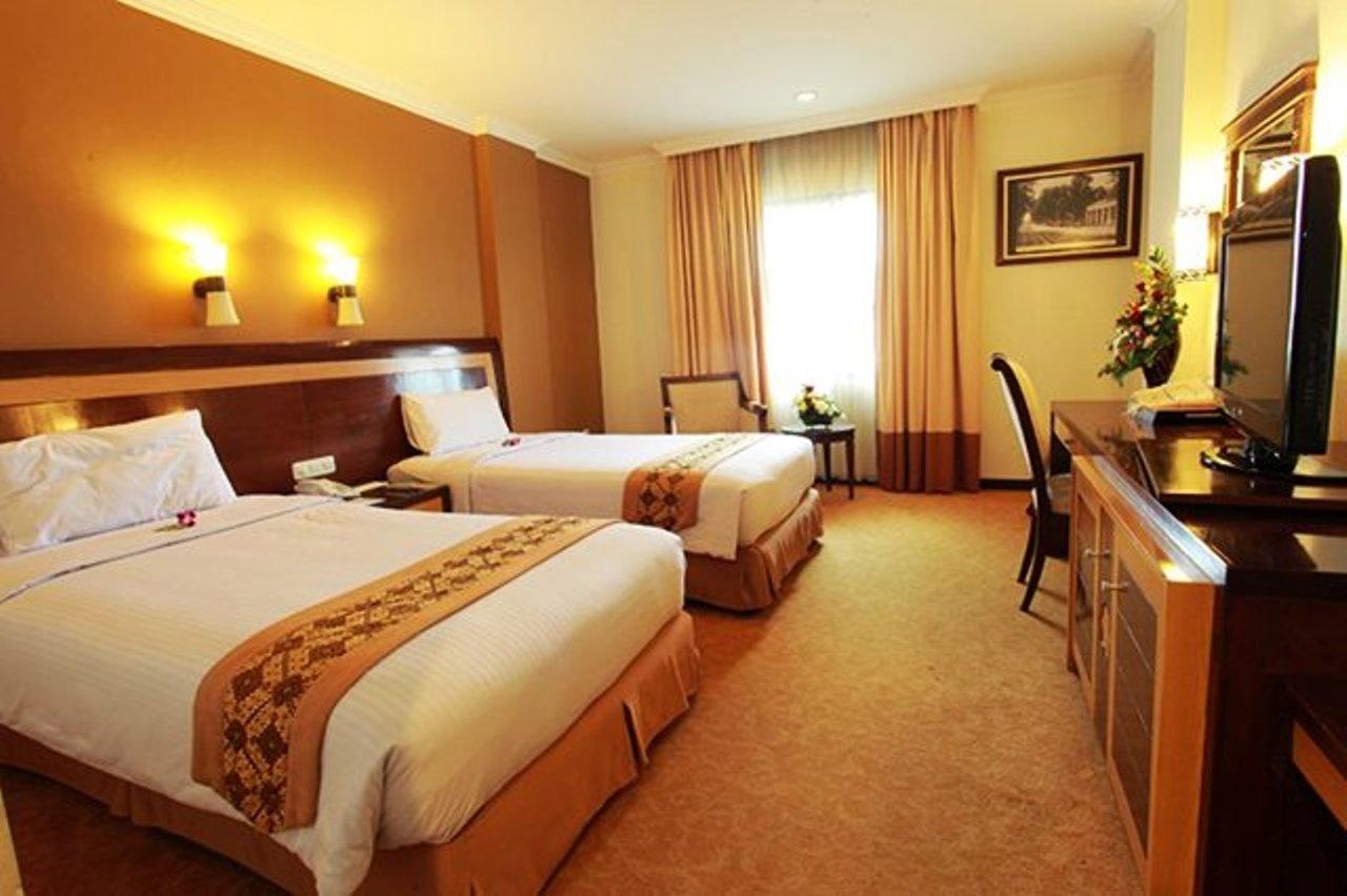Semesta Heritage Hotel & Convention Semarang Exterior foto